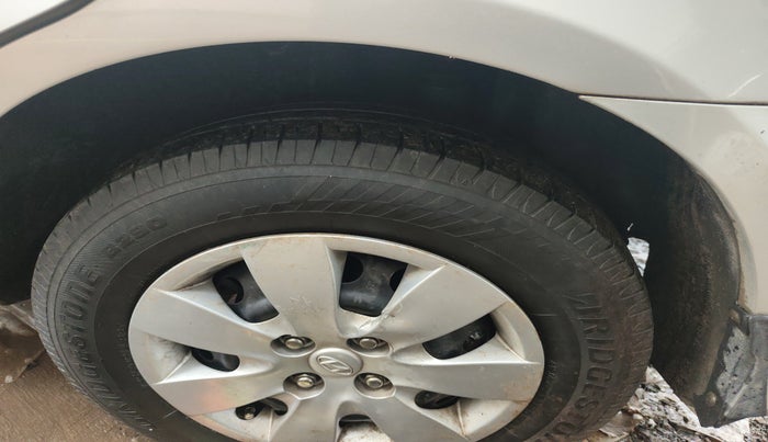 2011 Hyundai Verna TRANSFORM 1.6 VTVT, Petrol, Manual, 77,379 km, tyre