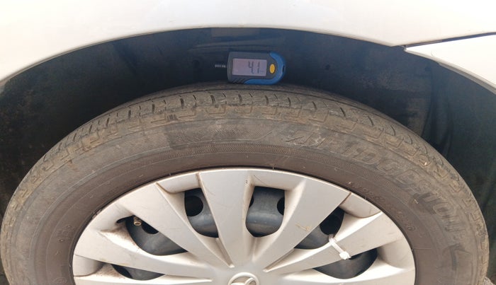 2011 Toyota Etios G, Petrol, Manual, 2,77,647 km, tyre