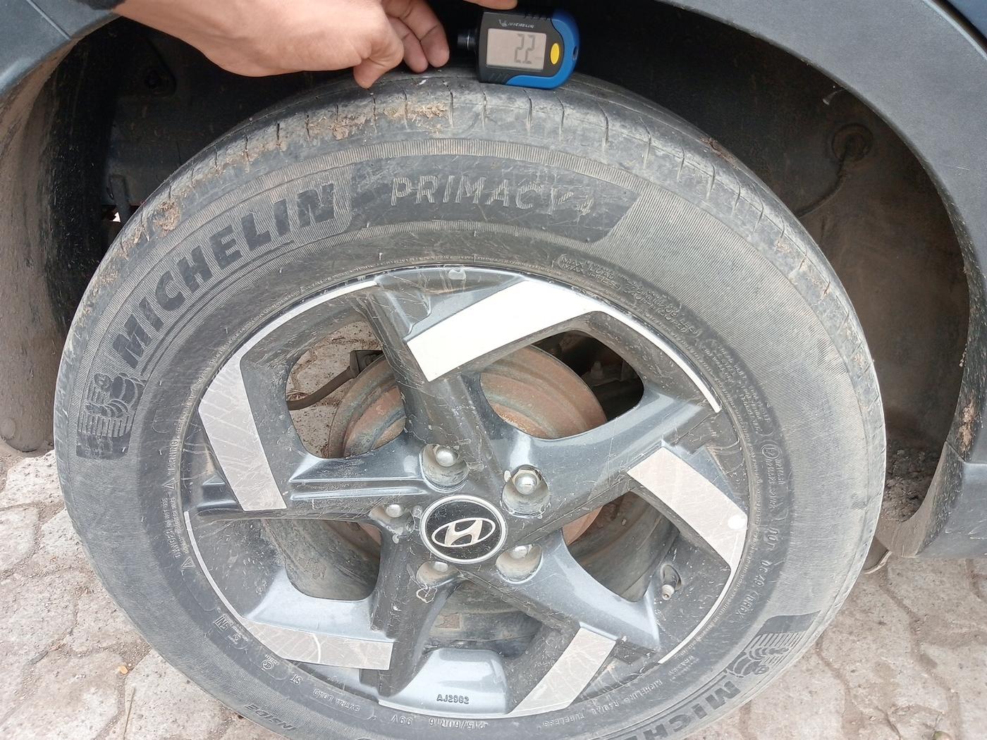 2019 Hyundai VENUE SX 1.0 TURBO, Petrol, Manual, 96,695 km, tyre