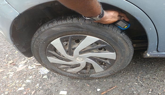 2014 Maruti Wagon R 1.0 LXI CNG, Petrol, Manual, 1,34,141 km, tyre