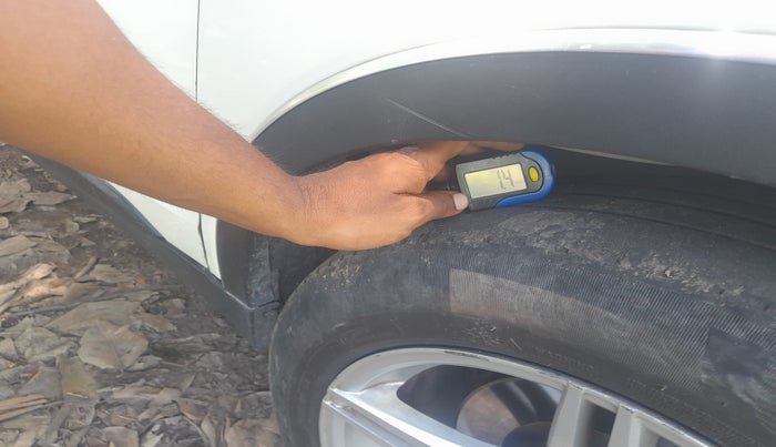 2020 Mahindra XUV300 W6 1.5 DIESEL, Diesel, Manual, 66,341 km, tyre