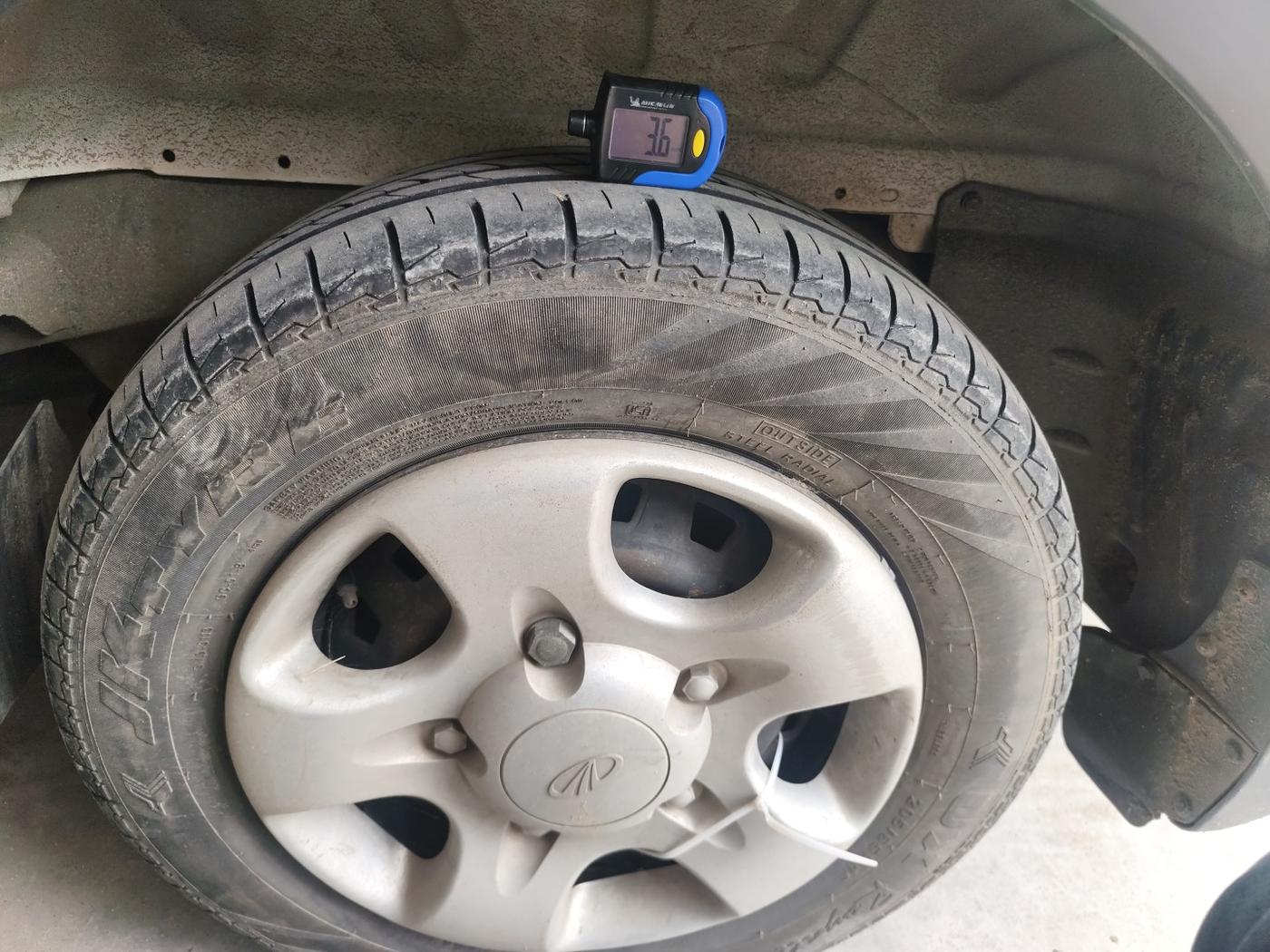 2015 Mahindra Xylo D4, Diesel, Manual, 74,989 km, tyre