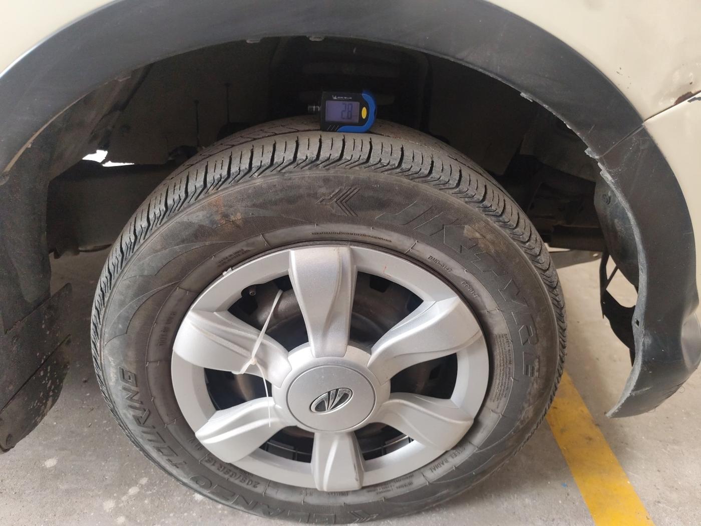 2015 Mahindra Xylo D4, Diesel, Manual, 74,989 km, tyre