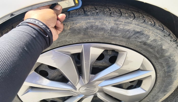 2014 Hyundai New Elantra 1.6 SX MT DIESEL, Diesel, Manual, 1,99,614 km, tyre