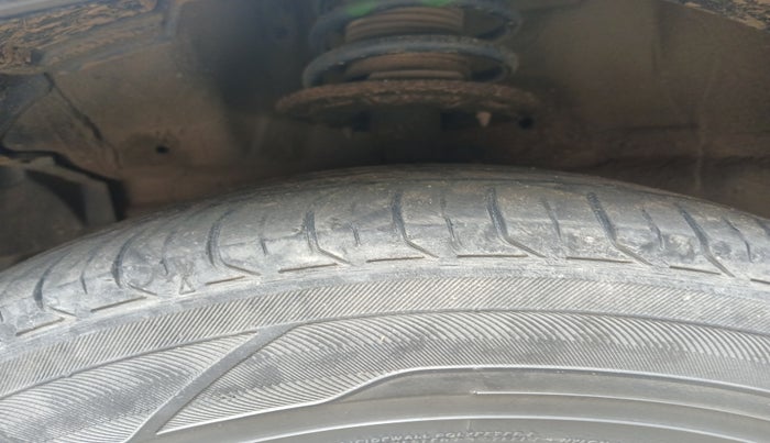 2016 Maruti Ciaz ZDI SHVS, Diesel, Manual, 1,69,024 km, tyre