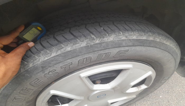 2015 Mahindra XUV500 W6, Diesel, Manual, 1,88,754 km, tyre