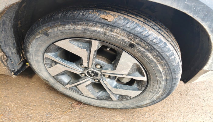 2021 KIA SONET HTX 1.5, Diesel, Manual, 65,137 km, tyre