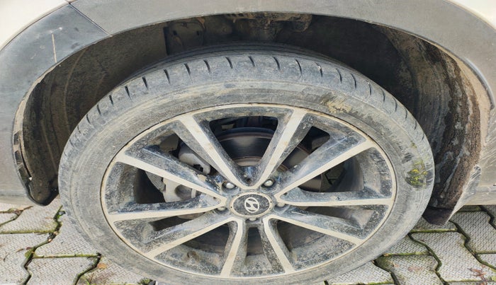 2019 Hyundai VENUE SX PLUS 1.0 TURBO DCT, Petrol, Automatic, 30,814 km, tyre