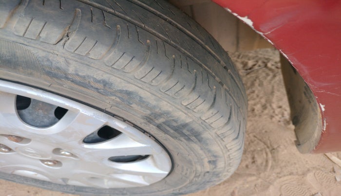 2011 Hyundai i20 MAGNA 1.2, Petrol, Manual, 1,11,256 km, tyre