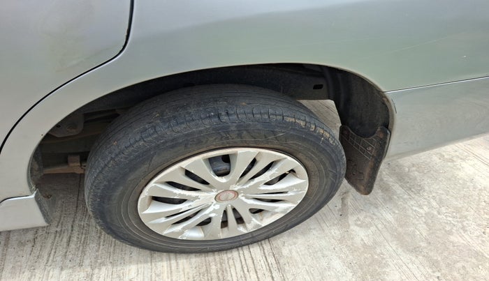 2015 Toyota Innova 2.5 GX 8 STR, Diesel, Manual, 2,19,692 km, tyre