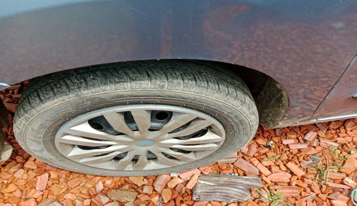 2010 Maruti Wagon R 1.0 VXI, Petrol, Manual, 1,10,205 km, tyre