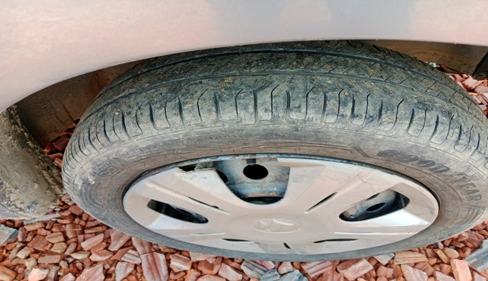 2010 Maruti Wagon R 1.0 VXI, Petrol, Manual, 1,10,205 km, tyre