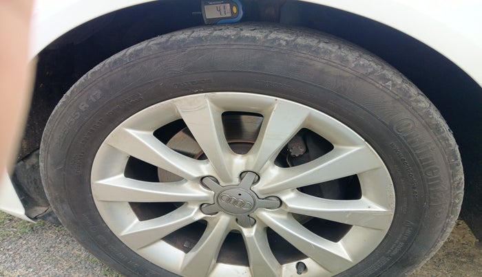 2011 Audi A6 2.0 TDI, Diesel, Automatic, 1,36,286 km, tyre
