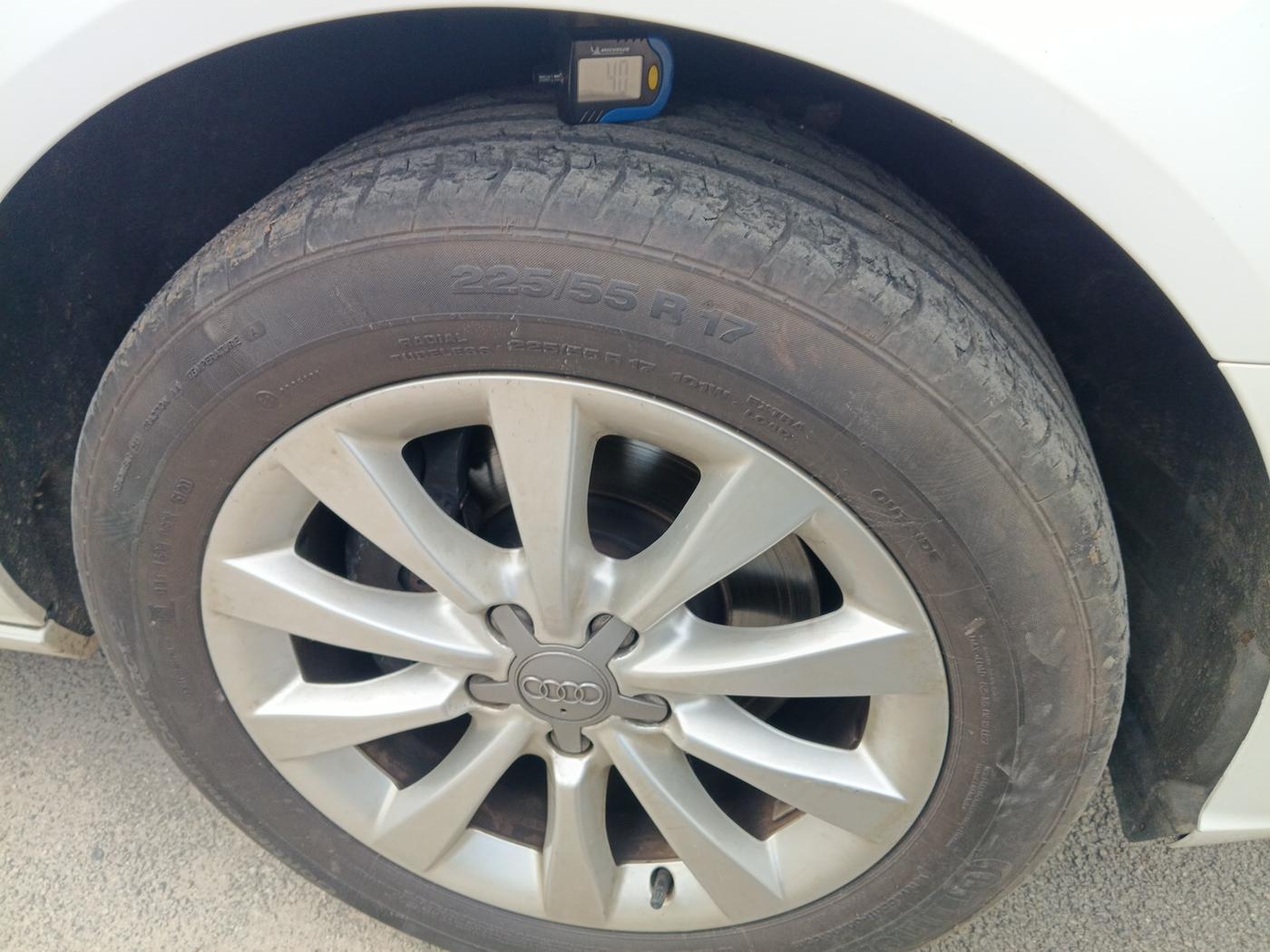 2011 Audi A6 2.0 TDI, Diesel, Automatic, 1,36,286 km, tyre
