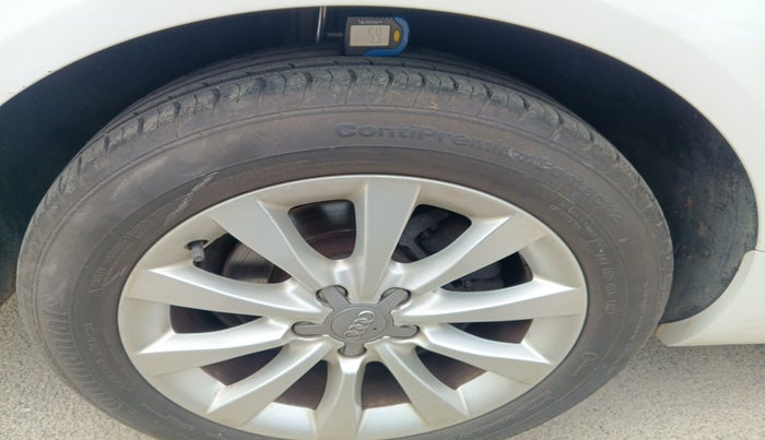 2011 Audi A6 2.0 TDI, Diesel, Automatic, 1,36,286 km, tyre