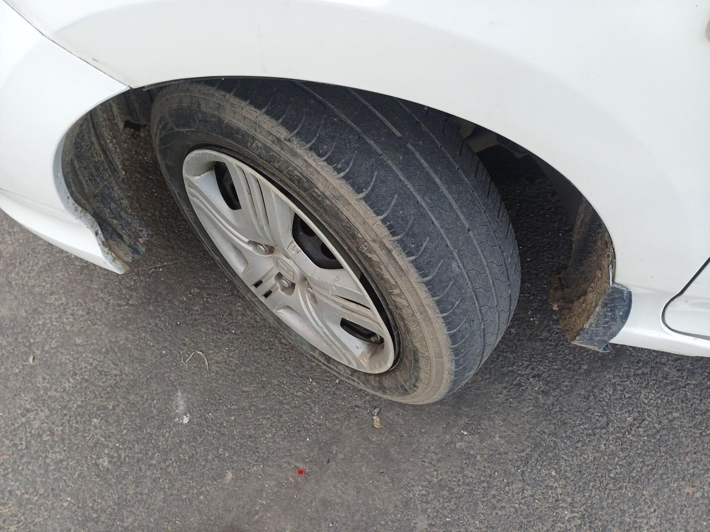 2010 Honda City 1.5L I-VTEC S MT, Petrol, Manual, 1,26,500 km, tyre