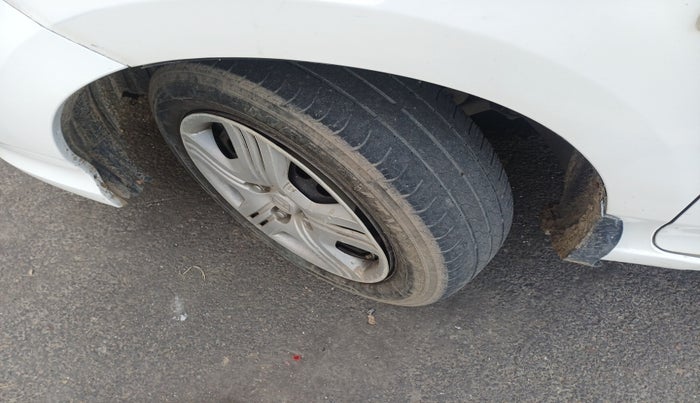 2010 Honda City 1.5L I-VTEC S MT, Petrol, Manual, 1,24,189 km, tyre