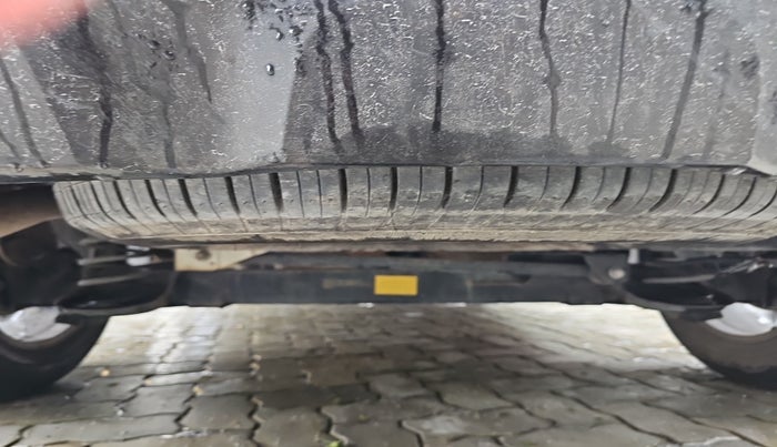 2020 Tata Harrier XZA 2.0L, Diesel, Automatic, 1,20,463 km, tyre