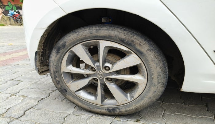 2016 Hyundai Elite i20 ASTA 1.2, Petrol, Manual, 1,29,425 km, tyre