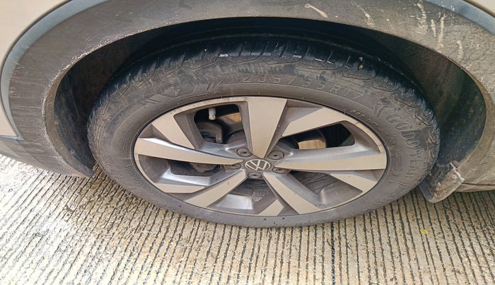 2022 Volkswagen TAIGUN TOPLINE 1.0 TSI AT, Petrol, Automatic, 34,584 km, tyre