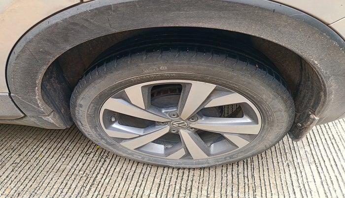 2022 Volkswagen TAIGUN TOPLINE 1.0 TSI AT, Petrol, Automatic, 34,584 km, tyre