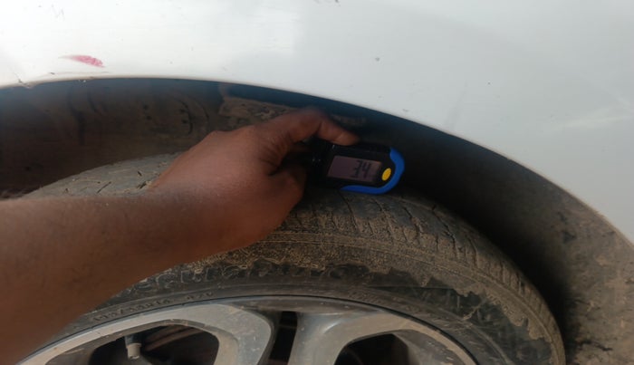 2018 Hyundai Elite i20 ASTA 1.4 CRDI DUAL TONE, Diesel, Manual, 2,00,000 km, tyre