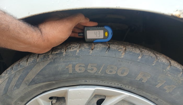 2017 Maruti Dzire VDI, Diesel, Manual, 77,171 km, tyre