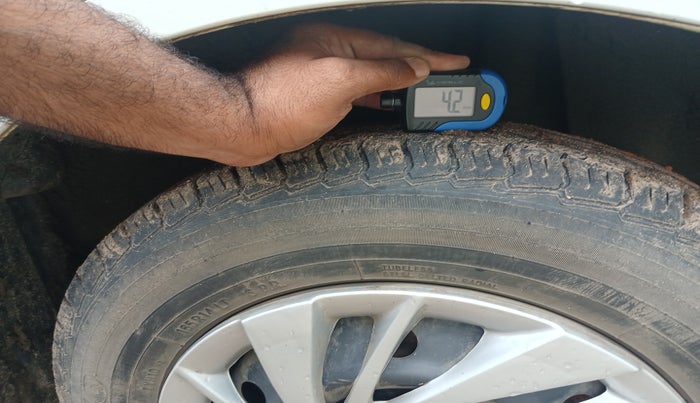 2017 Maruti Dzire VDI, Diesel, Manual, 77,171 km, tyre