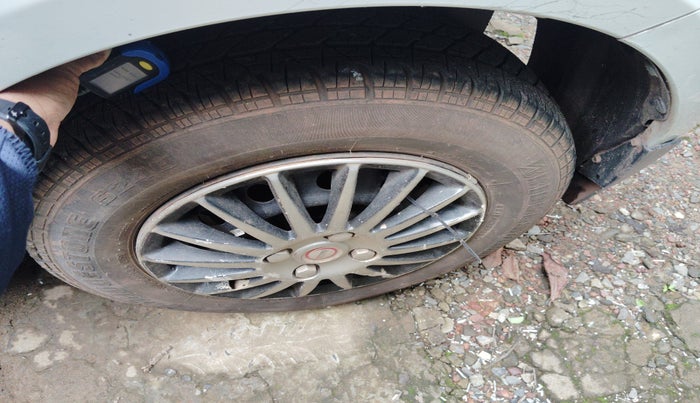 2012 Maruti Swift VXI, Petrol, Manual, 53,945 km, tyre