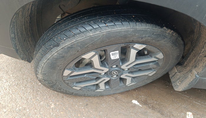 2023 Hyundai EXTER SX(O) CONNECT 1.2 AMT, Petrol, Automatic, 15,715 km, tyre