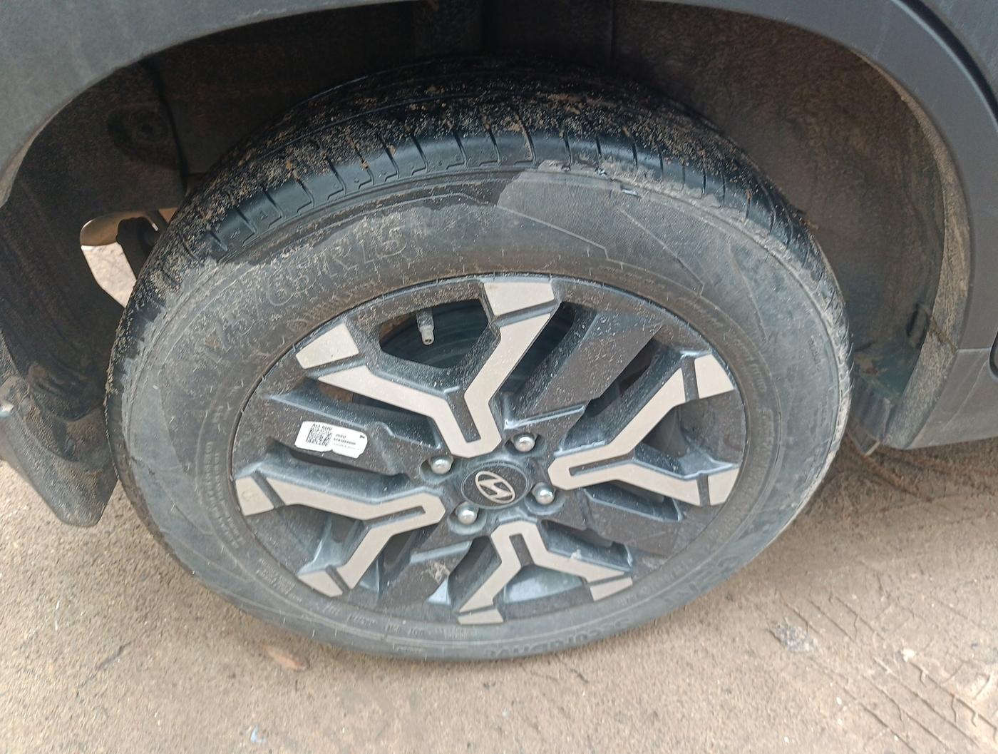 2023 Hyundai EXTER SX(O) CONNECT 1.2 AMT, Petrol, Automatic, 15,715 km, tyre