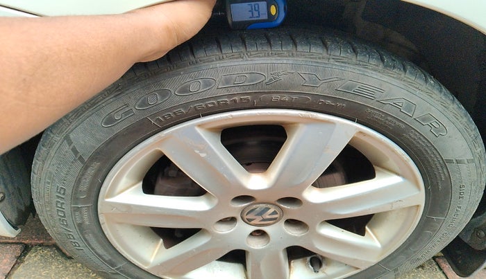 2011 Volkswagen Vento HIGHLINE PETROL AT, Petrol, Automatic, 68,439 km, tyre