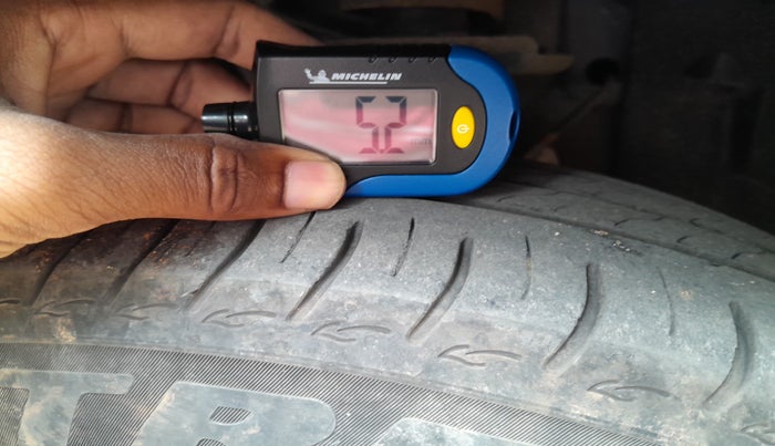2023 Tata ALTROZ XZA, Petrol, Automatic, 11,891 km, tyre