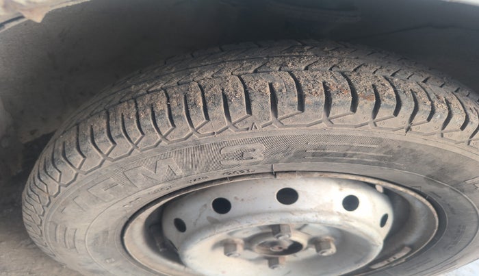 2011 Maruti Alto LXI, Petrol, Manual, 1,59,434 km, tyre