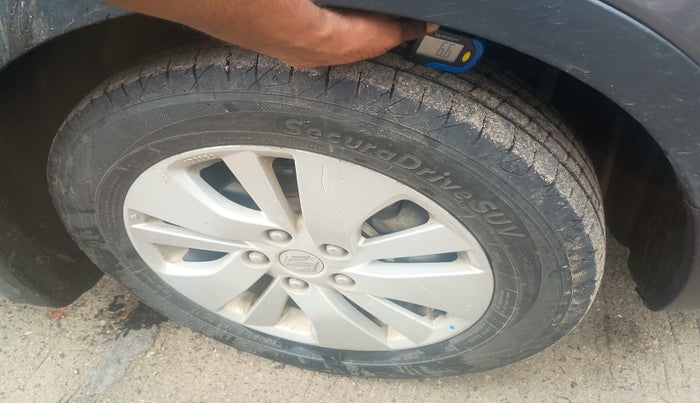 2015 Maruti S Cross ZETA 1.3, Diesel, Manual, 1,53,500 km, tyre