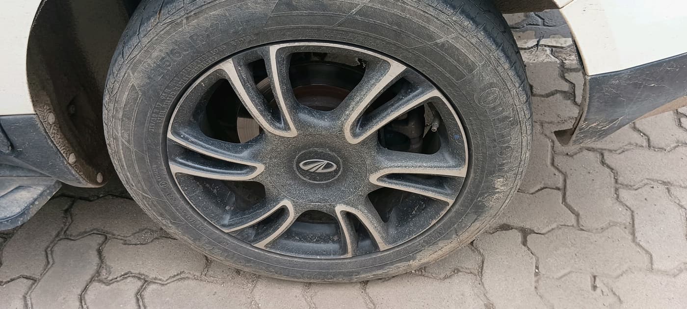 2020 Mahindra MARAZZO M8 8 STR, Diesel, Manual, 90,000 km, tyre