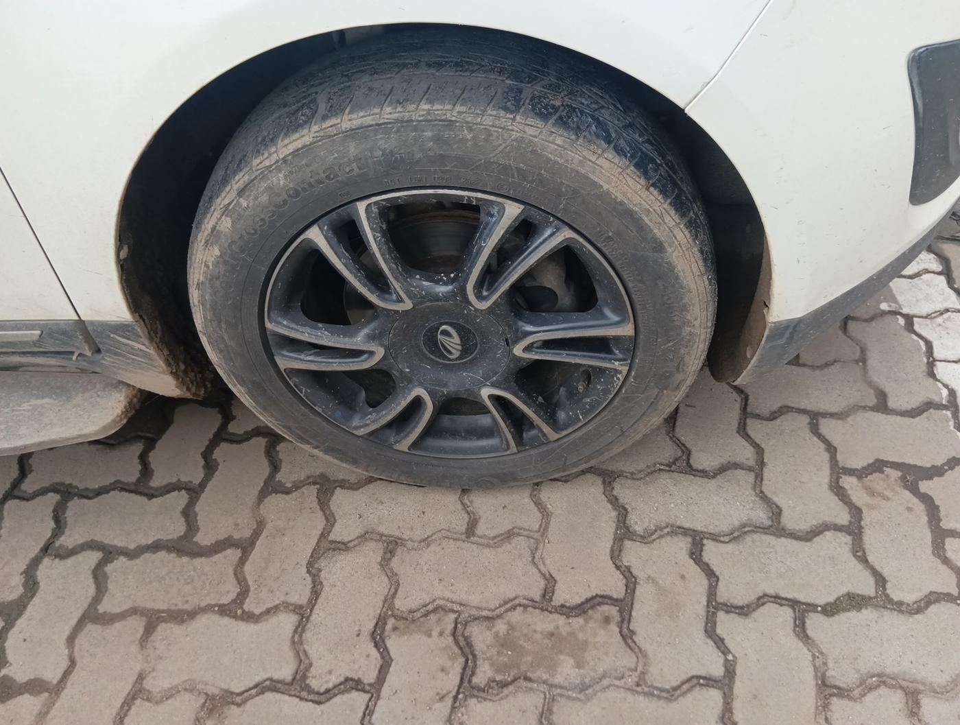 2020 Mahindra MARAZZO M8 8 STR, Diesel, Manual, 90,000 km, tyre