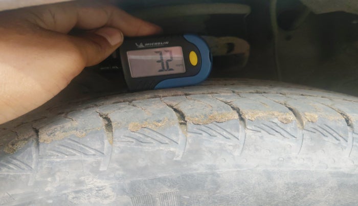 2024 Hyundai Creta E 1.5 PETROL, Petrol, Manual, 48,000 km, tyre