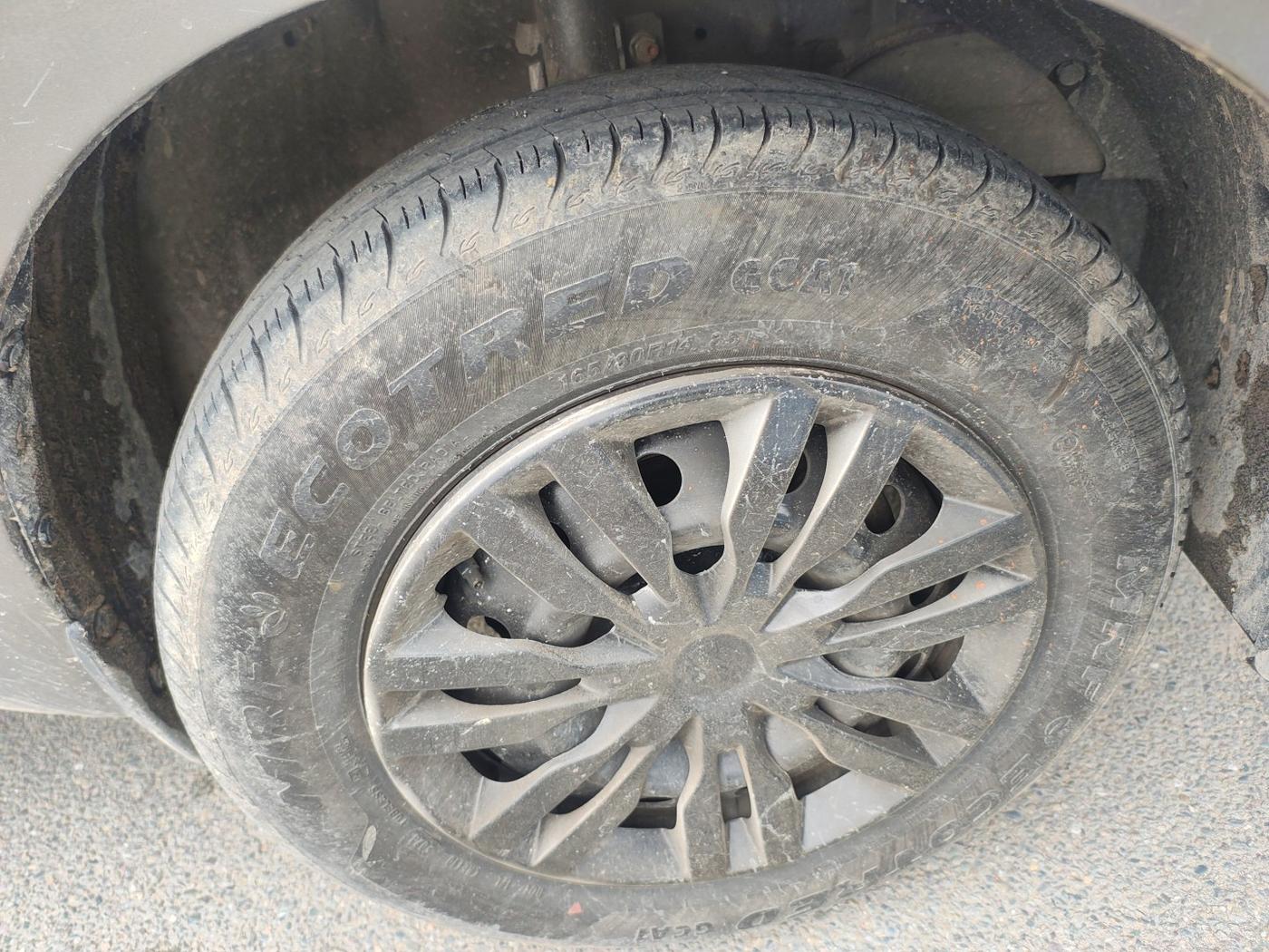 2018 Maruti Dzire VDI, Diesel, Manual, 71,298 km, tyre