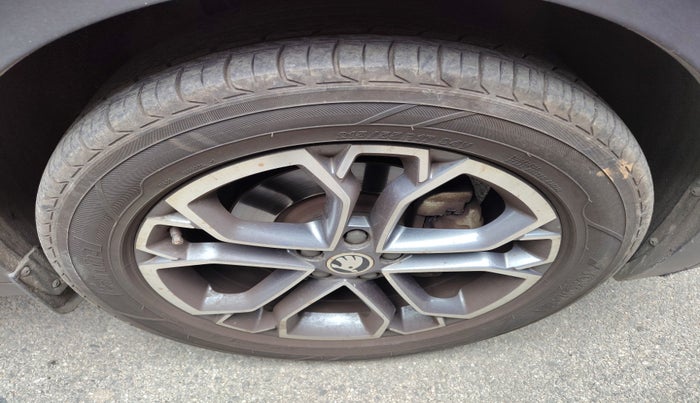 2021 Skoda KUSHAQ STYLE 1.5L TSI DSG, Petrol, Automatic, 80,353 km, tyre
