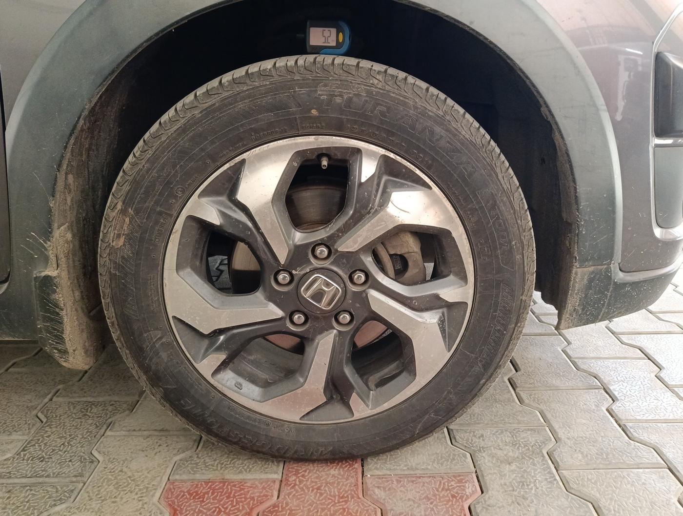 2018 Honda BR-V 1.5L I-VTEC V CVT, Petrol, Automatic, 1,25,000 km, tyre