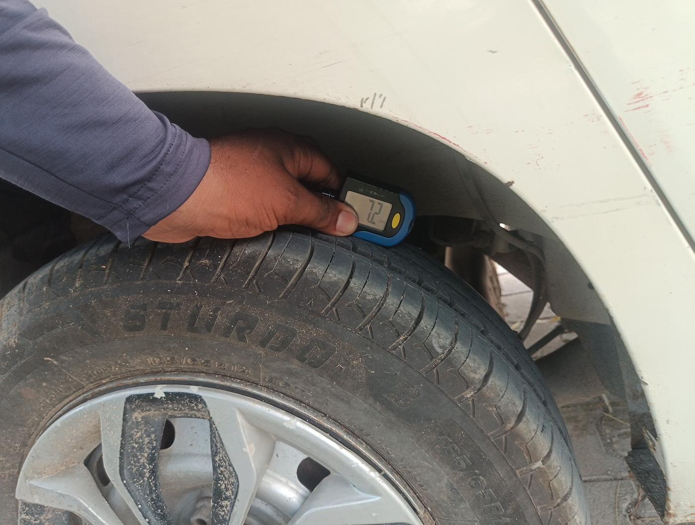 2019 Mahindra Kuv100 K2 TRIP CNG, Petrol, Manual, 91,900 km, tyre