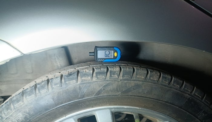 2012 Honda Brio V MT, Petrol, Manual, 69,422 km, tyre