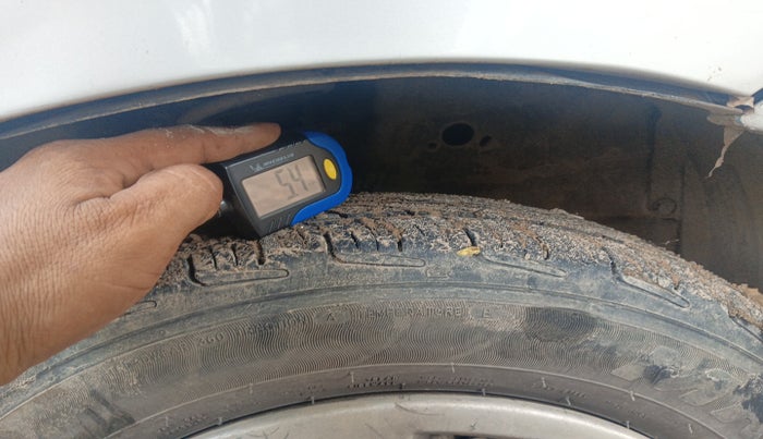 2011 Maruti Wagon R 1.0 LXI CNG, Petrol, Manual, 1,37,964 km, tyre