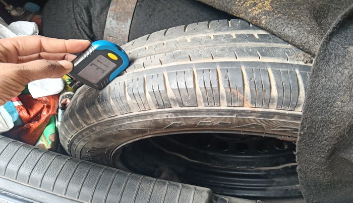 2017 Hyundai Grand i10 SPORTZ (O) 1.2 KAPPA VTVT, Petrol, Manual, 1,10,185 km, tyre