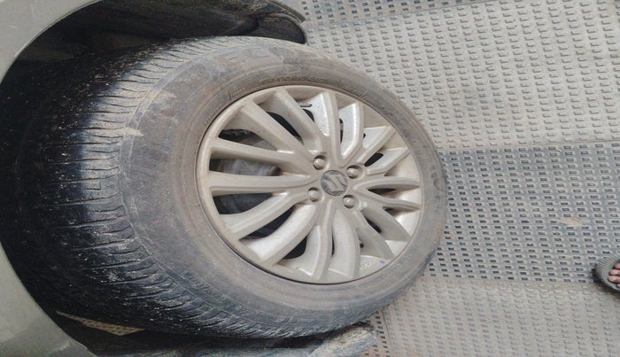 2020 Maruti Dzire ZXI, Petrol, Manual, 66,924 km, tyre