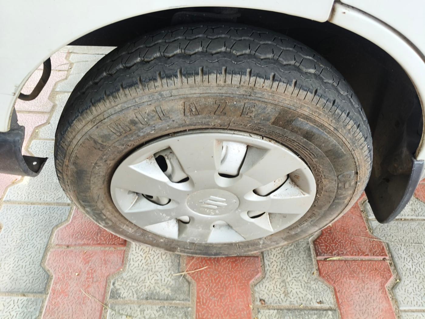 2021 Maruti Eeco 5 STR WITH A/C+HTR, Petrol, Manual, 6,123 km, tyre
