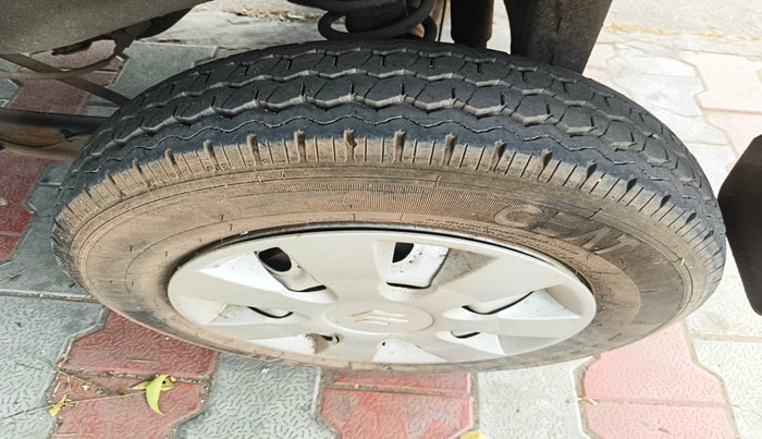 2021 Maruti Eeco 5 STR WITH A/C+HTR, Petrol, Manual, 6,123 km, tyre