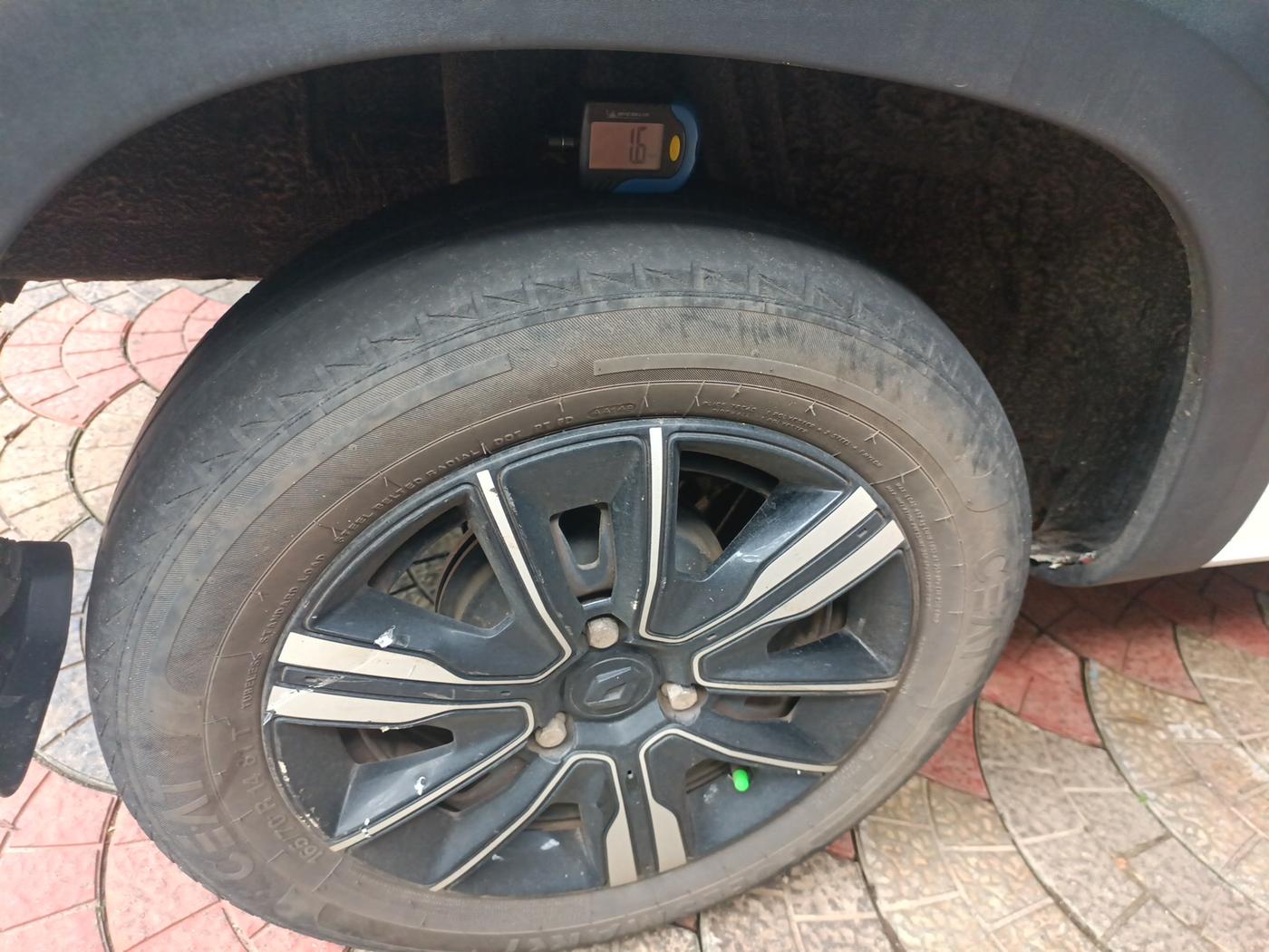2023 Renault Kwid CLIMBER AMT 1.0, Petrol, Automatic, 32,662 km, tyre