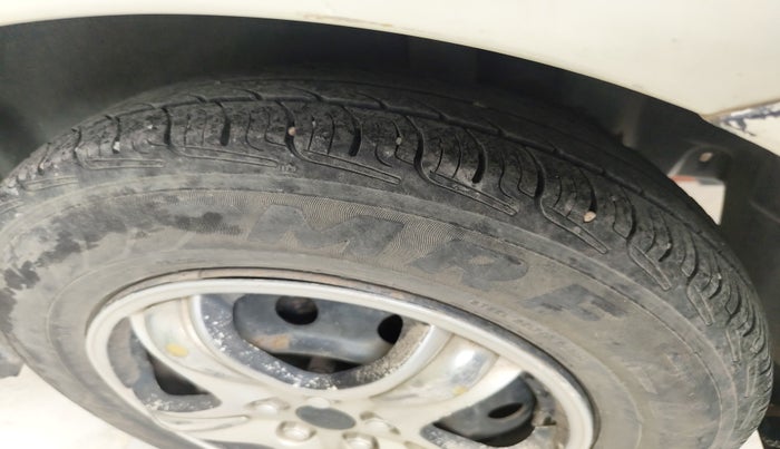 2011 Maruti Swift Dzire VDI, Diesel, Manual, 1,74,692 km, tyre